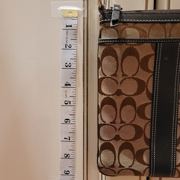 EUC Coach Crossbody Bag - Picture 12 of 16